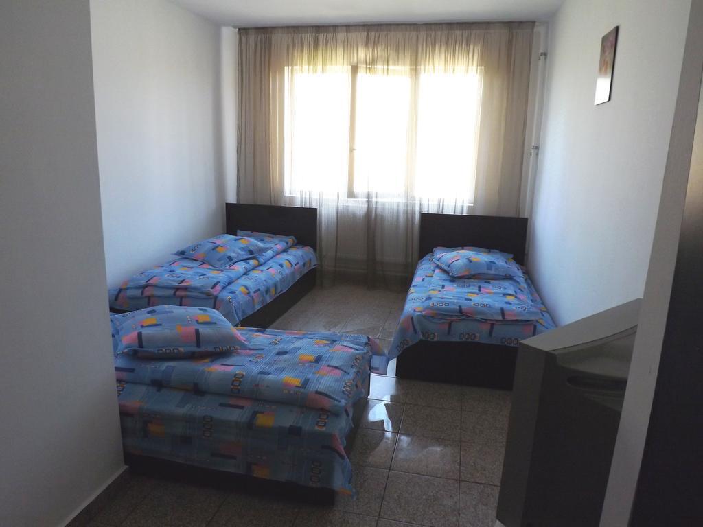 Casa Dobrescu Centura De Nord Hotel Craiova Bagian luar foto