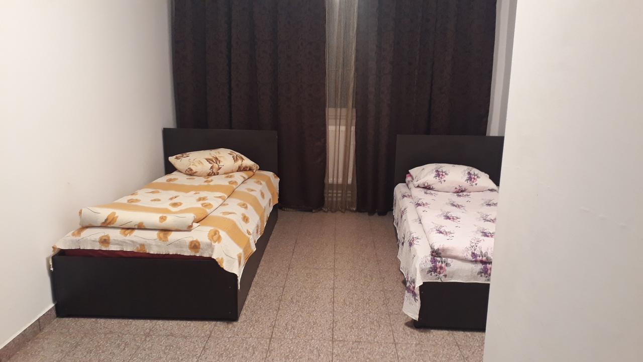 Casa Dobrescu Centura De Nord Hotel Craiova Bagian luar foto